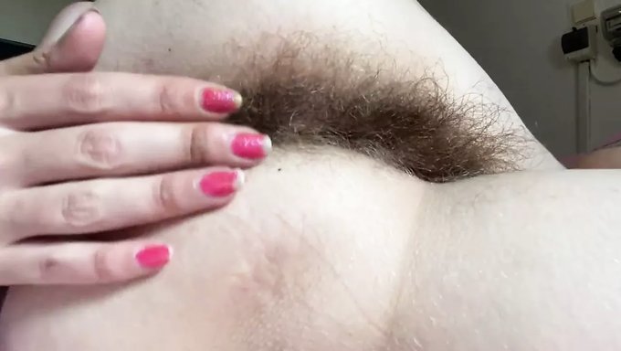 Тёлочка (18+) С Клитором Мастурбирует До Оргазма