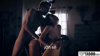 Чернокожая...