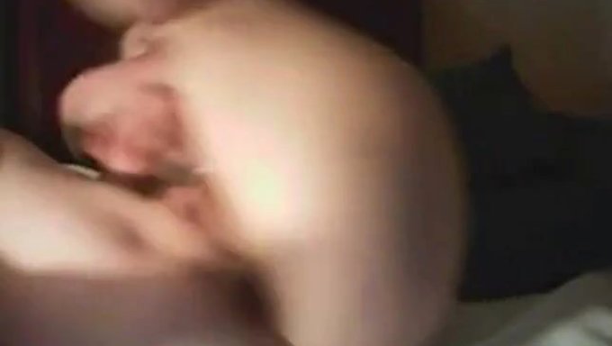 18+ Блондинка-Тёлочка Раздвигает Свою Пизду В Веб-Камере